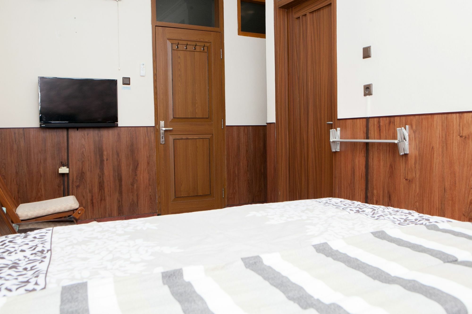 Reddoorz Plus Near Riau Street Bandung Eksteriør billede