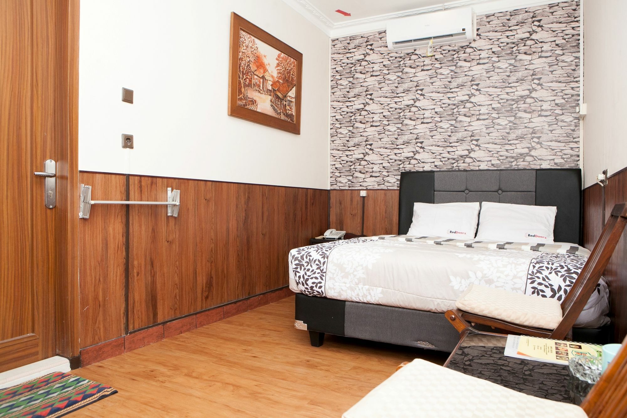 Reddoorz Plus Near Riau Street Bandung Eksteriør billede
