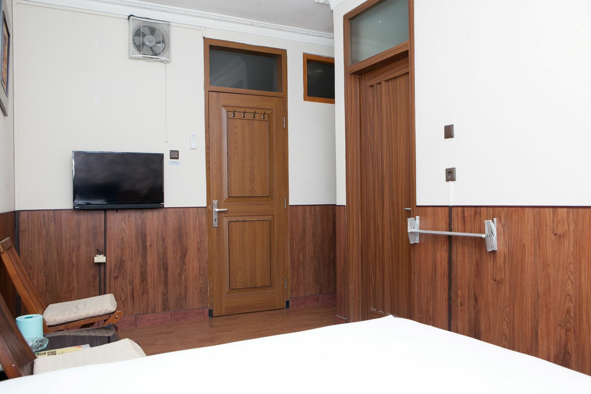 Reddoorz Plus Near Riau Street Bandung Eksteriør billede