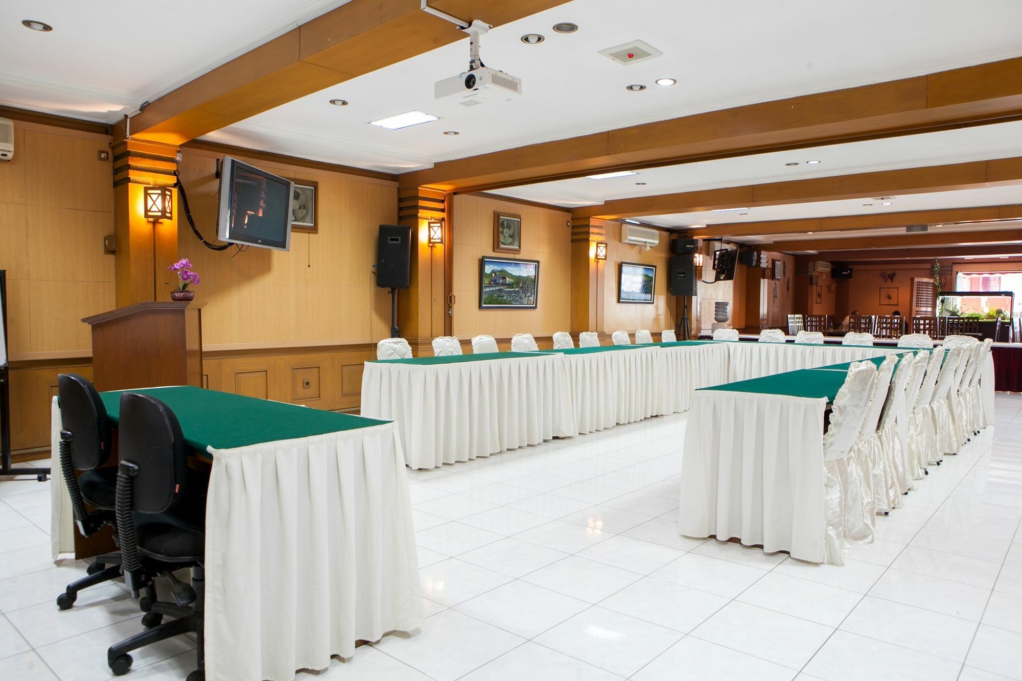 Reddoorz Plus Near Riau Street Bandung Eksteriør billede