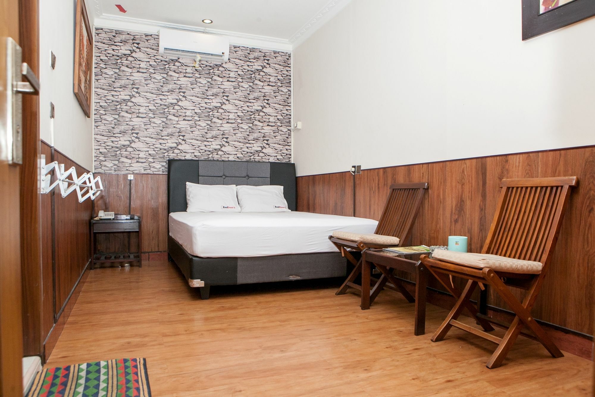 Reddoorz Plus Near Riau Street Bandung Eksteriør billede