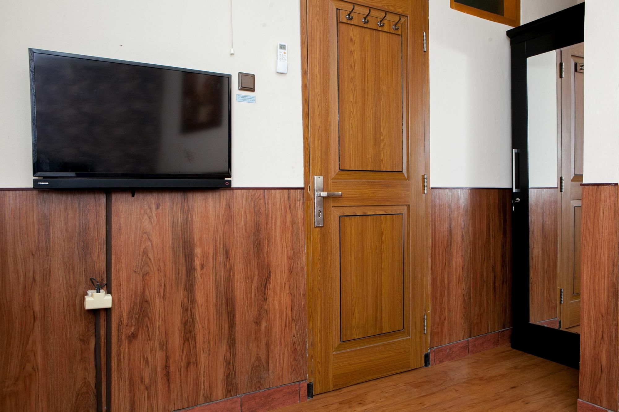 Reddoorz Plus Near Riau Street Bandung Eksteriør billede